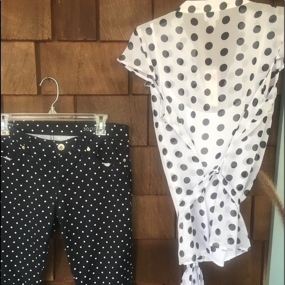 Black pants white poke a dots lightly worn - Picture 5 of 7